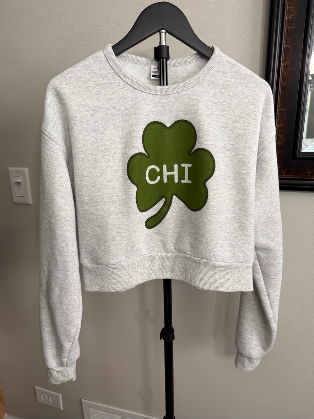 Shamrock Cropped Sweatshirt - Light Gray with Olive Green Graphic